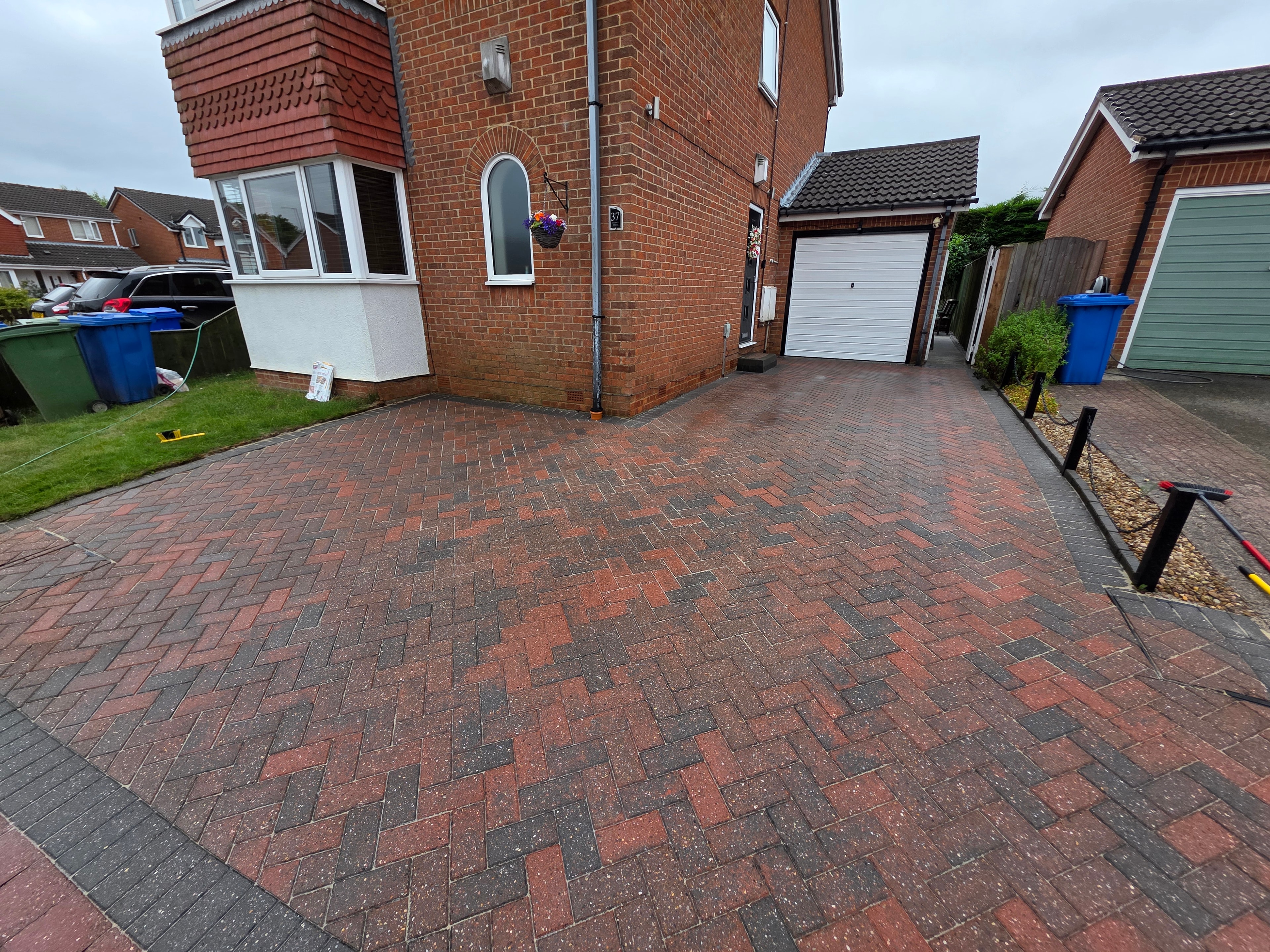 Patio clean & re-sand — Hull